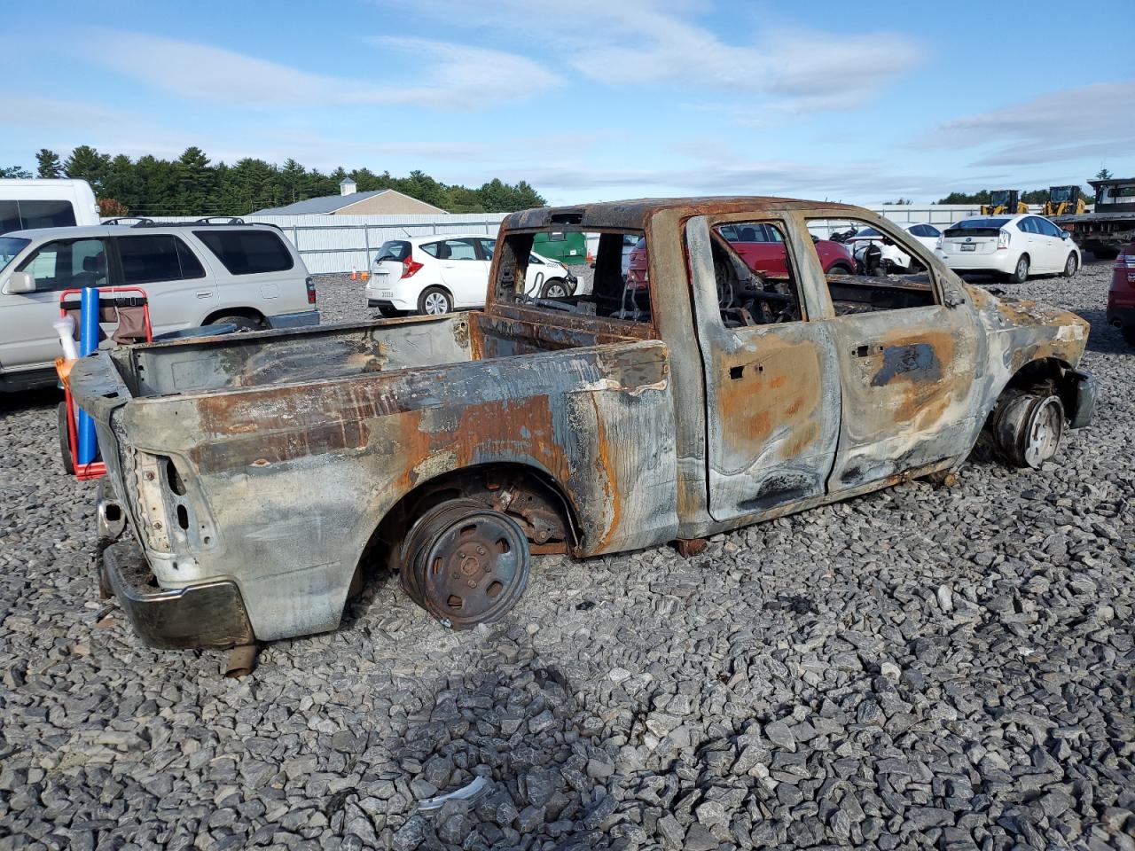 2015 RAM 1500 VIN 1C6RR7GG6FS664669 Copart auction photo, burn damage thumbnail 3
