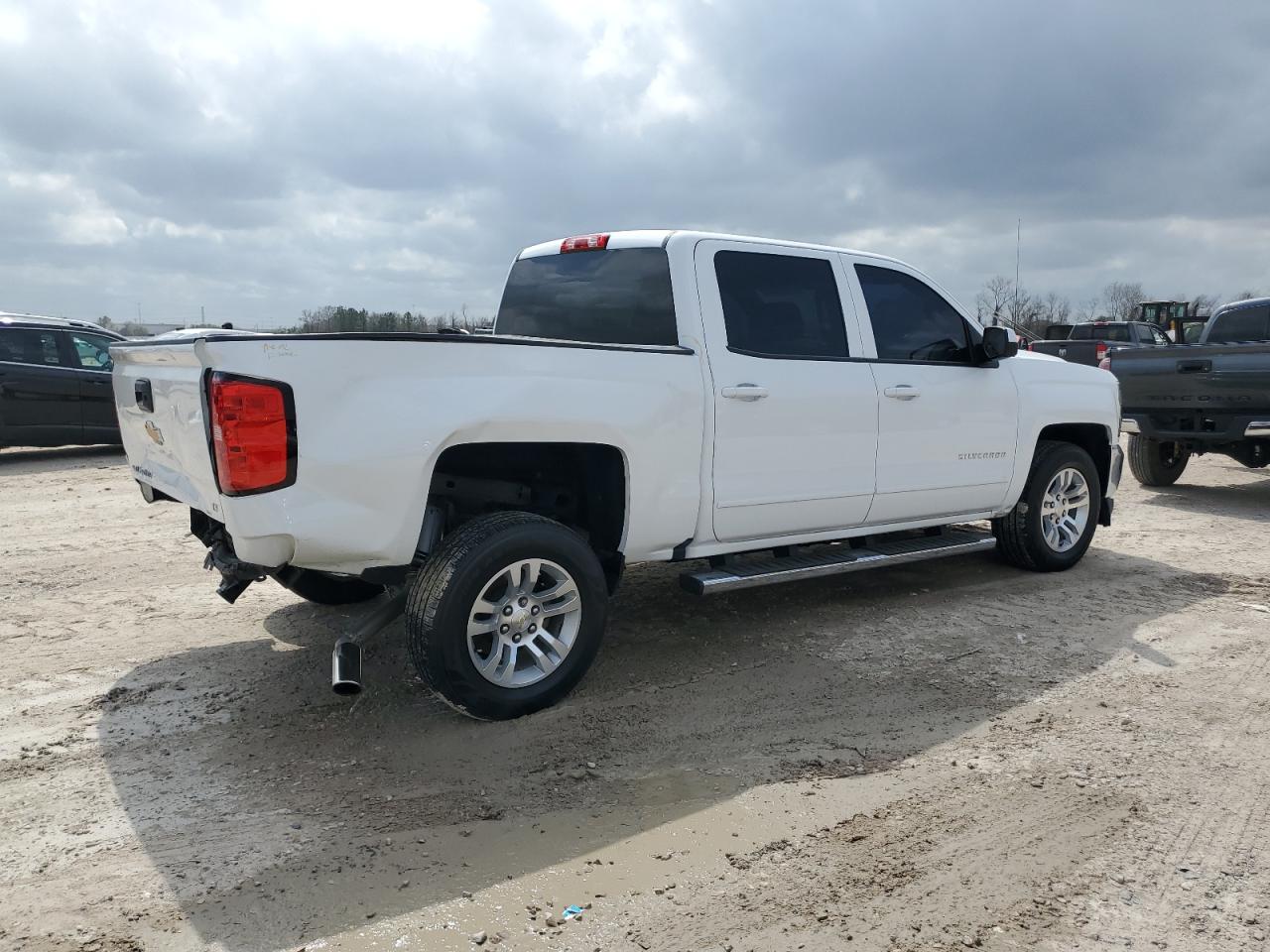 2017 Chevrolet Silverado VIN 3GCPCRECXHG478124 Copart auction photo, front end / rear end damage thumbnail 3