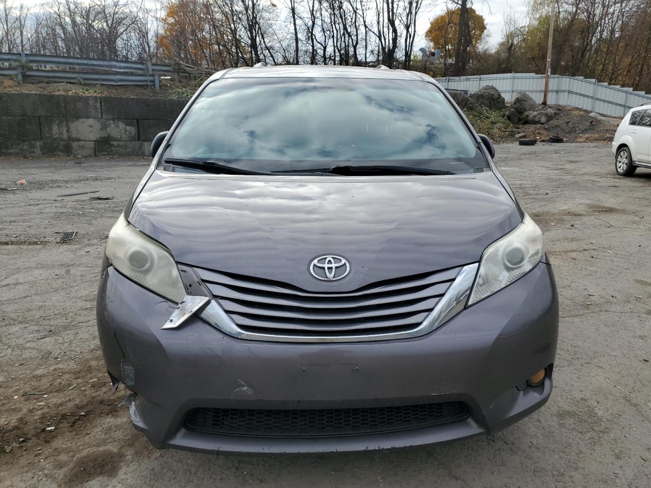 2015 Toyota Sienna VIN 5TDDK3DC6FS112776 Copart auction photo, rear end / front end damage thumbnail 5