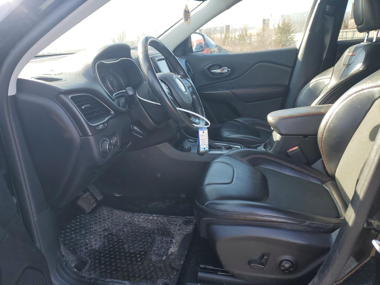 2020 Jeep Cherokee VIN 1C4PJMBX2LD640818 Copart auction photo, front end damage thumbnail 7