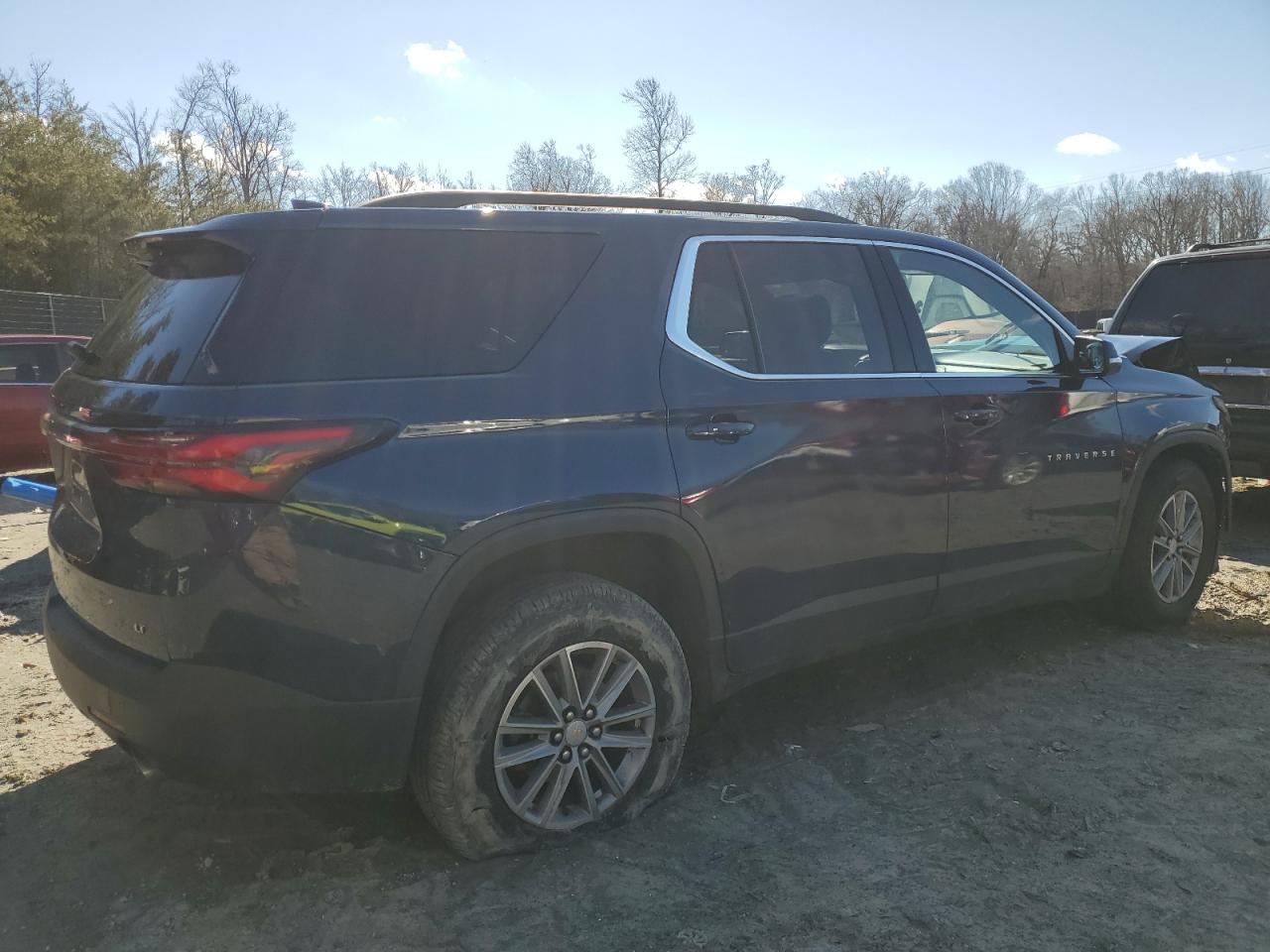 2022 Chevrolet Traverse VIN 1GNERHKW8NJ134324 Copart auction photo, front end damage thumbnail 3