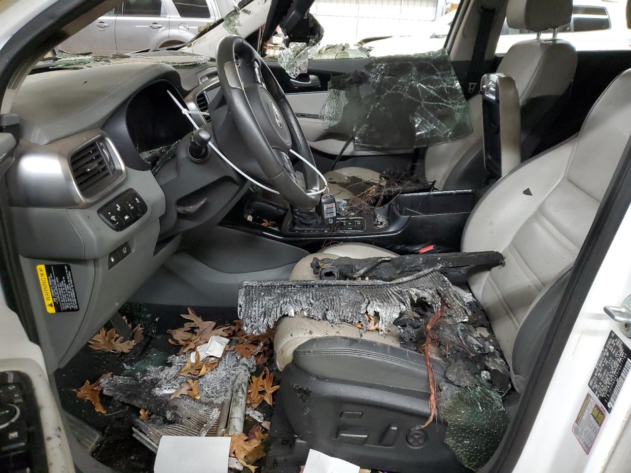 2018 KIA Sorento VIN 5XYPKDA59JG377786 Copart auction photo, burn - engine / front end damage thumbnail 7