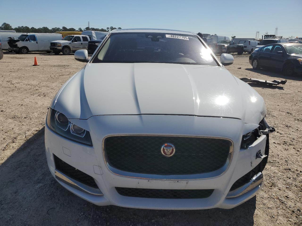 2018 Jaguar XF VIN SAJBR4FX9JCY61687 Copart auction photo, front end / minor dent/scratches damage thumbnail 5