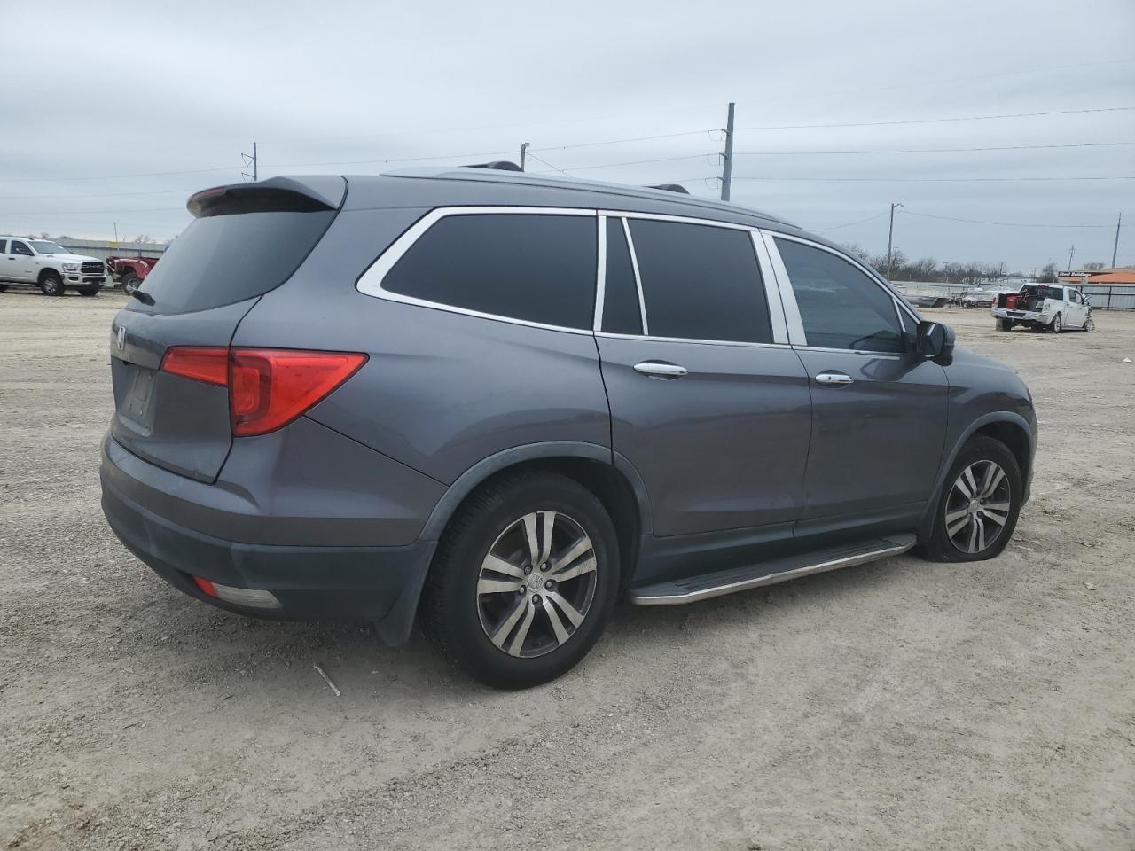 2017 Honda Pilot VIN 5FNYF5H75HB038157 Copart auction photo, front end damage thumbnail 3