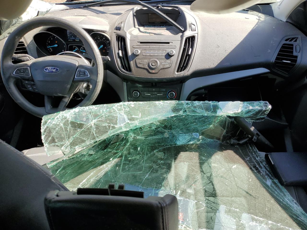 2018 Ford Escape VIN 1FMCU0F7XJUC73975 Copart auction photo, side / top/roof damage thumbnail 8