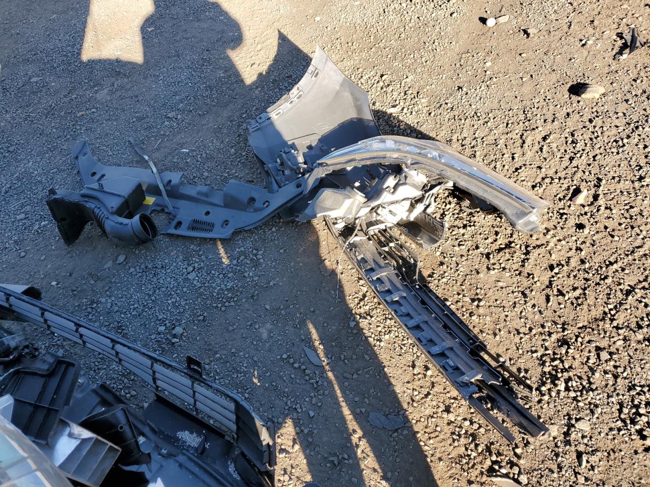 2018 Toyota Highlander VIN 5TDDZRFH2JS898186 Copart auction photo, front end / side damage thumbnail 15