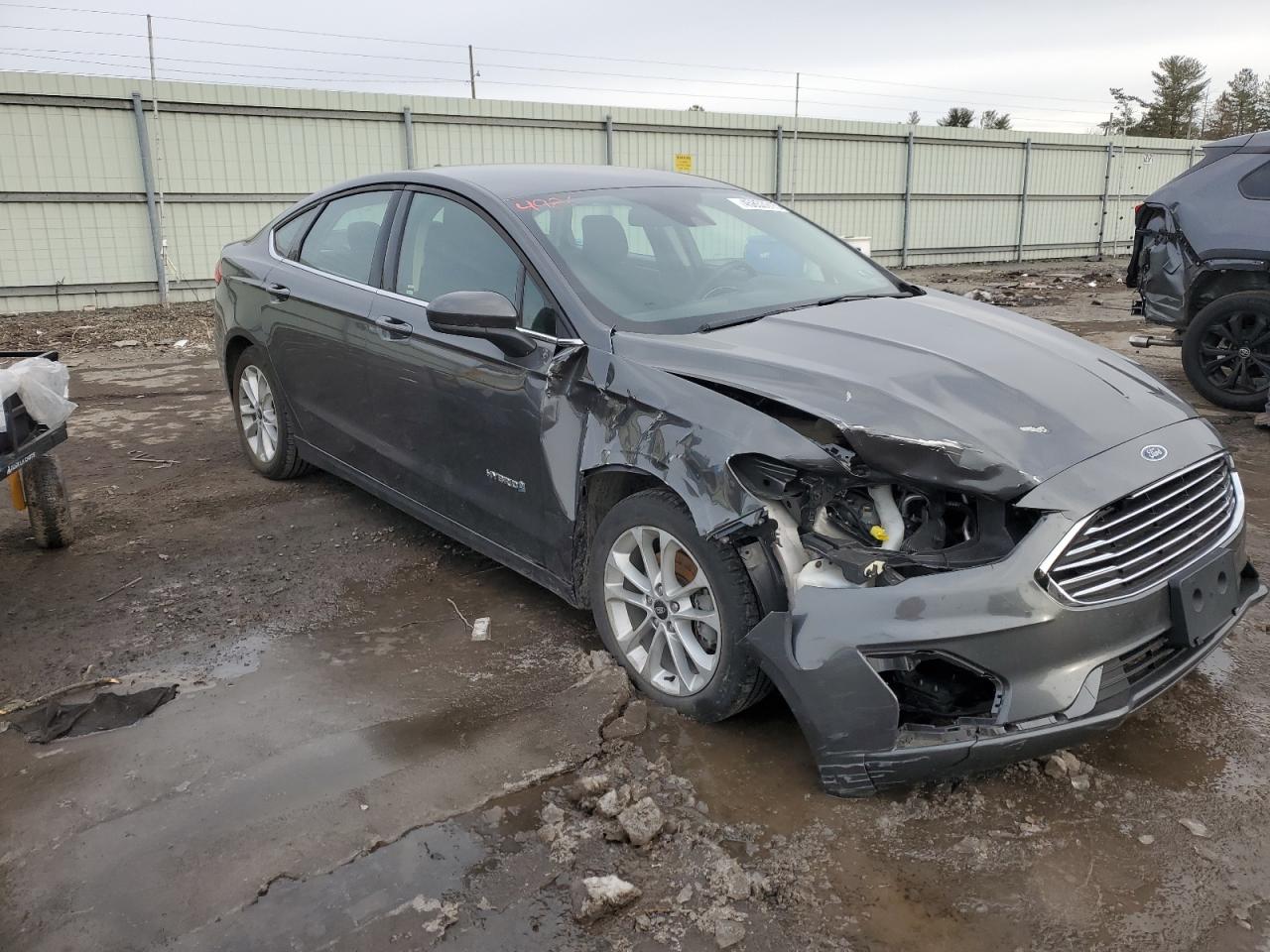 2019 Ford Fusion VIN 3FA6P0LU9KR268803 Copart auction photo, front end damage thumbnail 4
