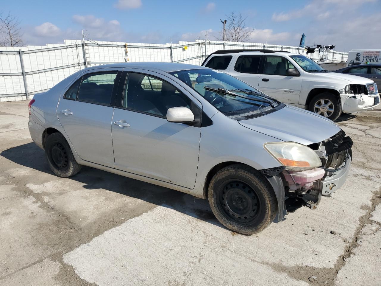 2007 Toyota Yaris VIN JTDBT923X71044555 Copart auction photo, front end / minor dent/scratches damage thumbnail 4