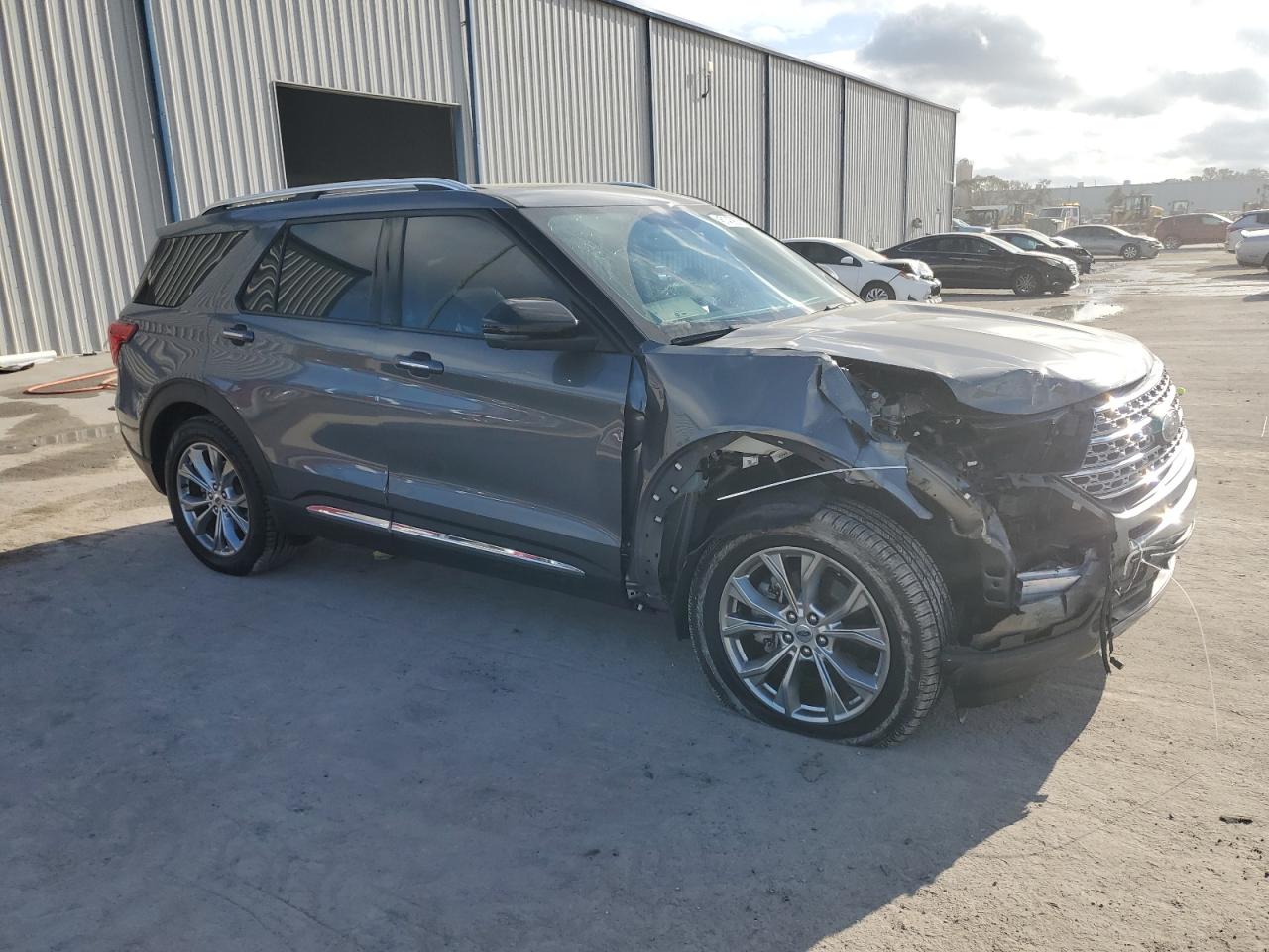 2022 Ford Explorer VIN 1FMSK7FH7NGA12021 Copart auction photo, front end damage thumbnail 4