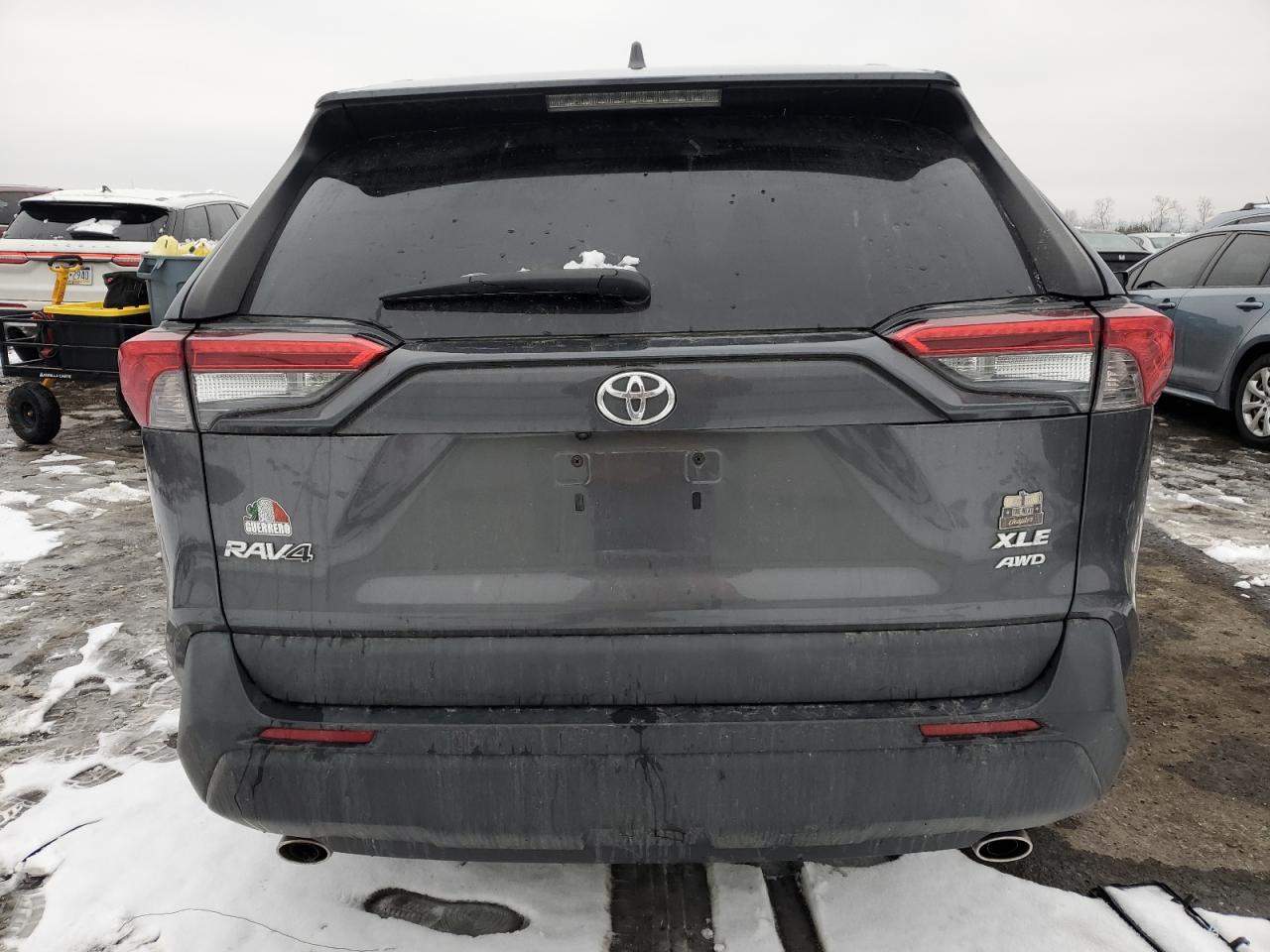 2021 Toyota RAV 4 VIN 2T3P1RFV9MC152347 Copart auction photo, front end / side damage thumbnail 6