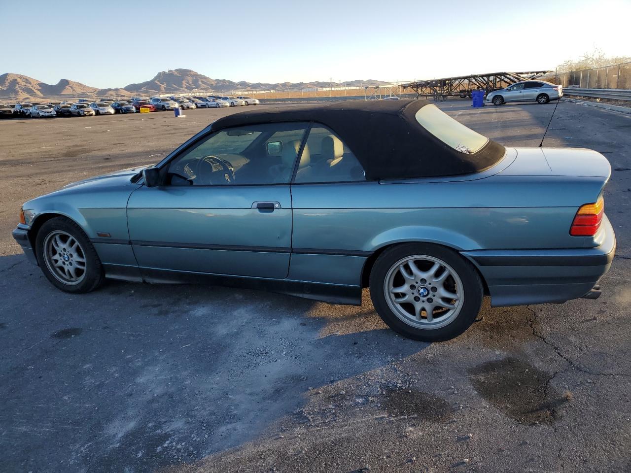1995 BMW 3er VIN WBABJ6324SJD41212 Copart auction photo, front end damage thumbnail 2