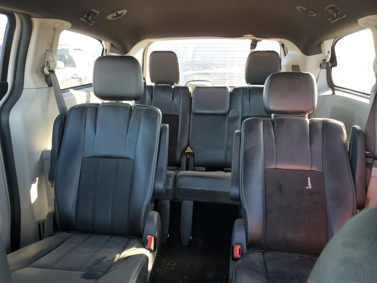 2019 Dodge Caravan VIN 2C4RDGCG2KR753244 Copart auction photo, front end / hail damage thumbnail 10