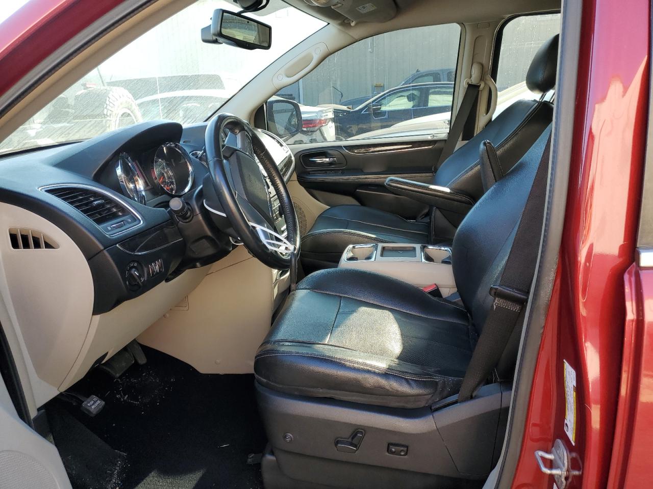 2013 Chrysler Town & Country VIN 2C4RC1CG6DR541479 Copart auction photo, front end / minor dent/scratches damage thumbnail 7