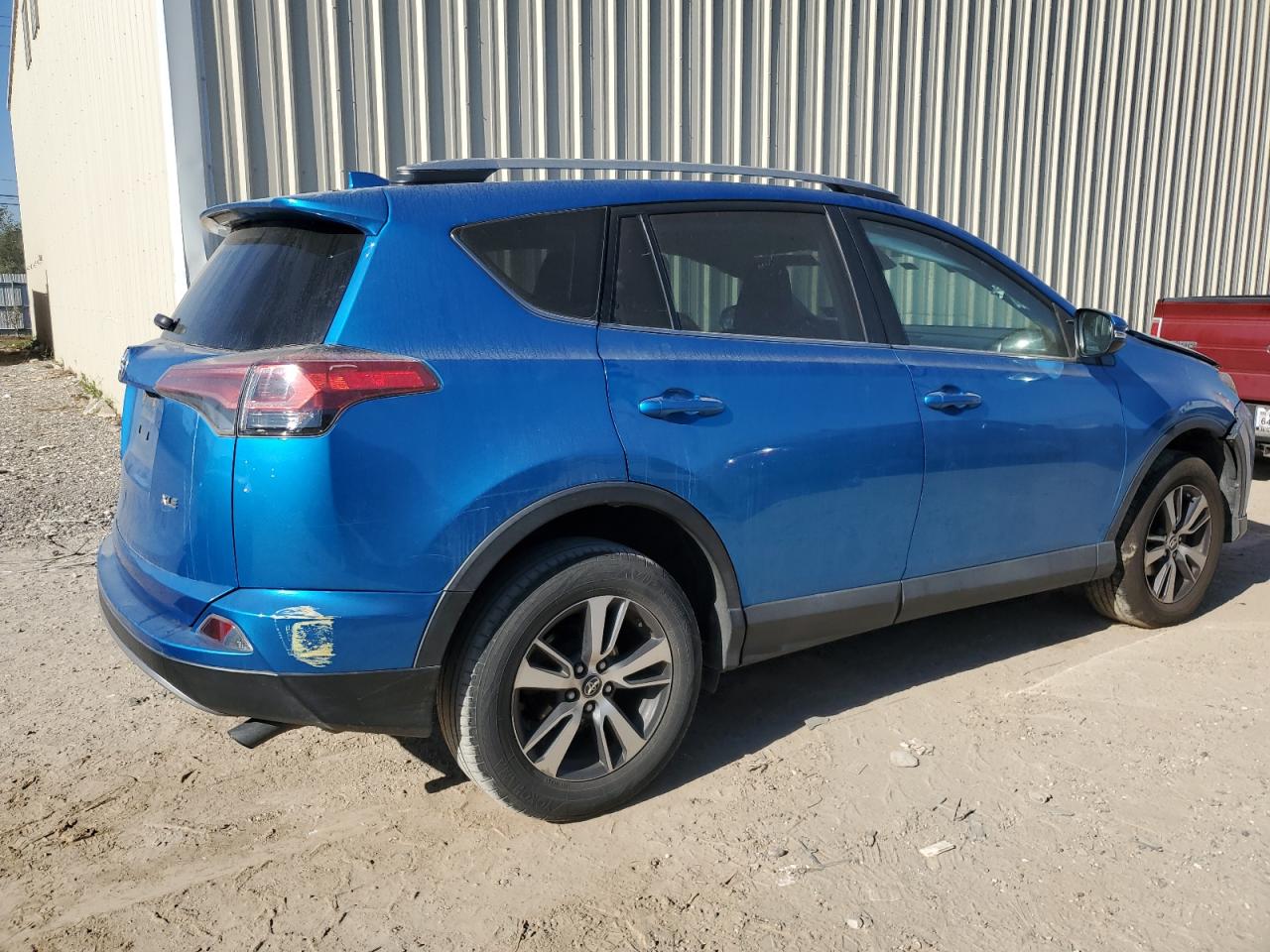 2018 Toyota RAV 4 VIN 2T3WFREV5JW474086 Copart auction photo, front end / minor dent/scratches damage thumbnail 3