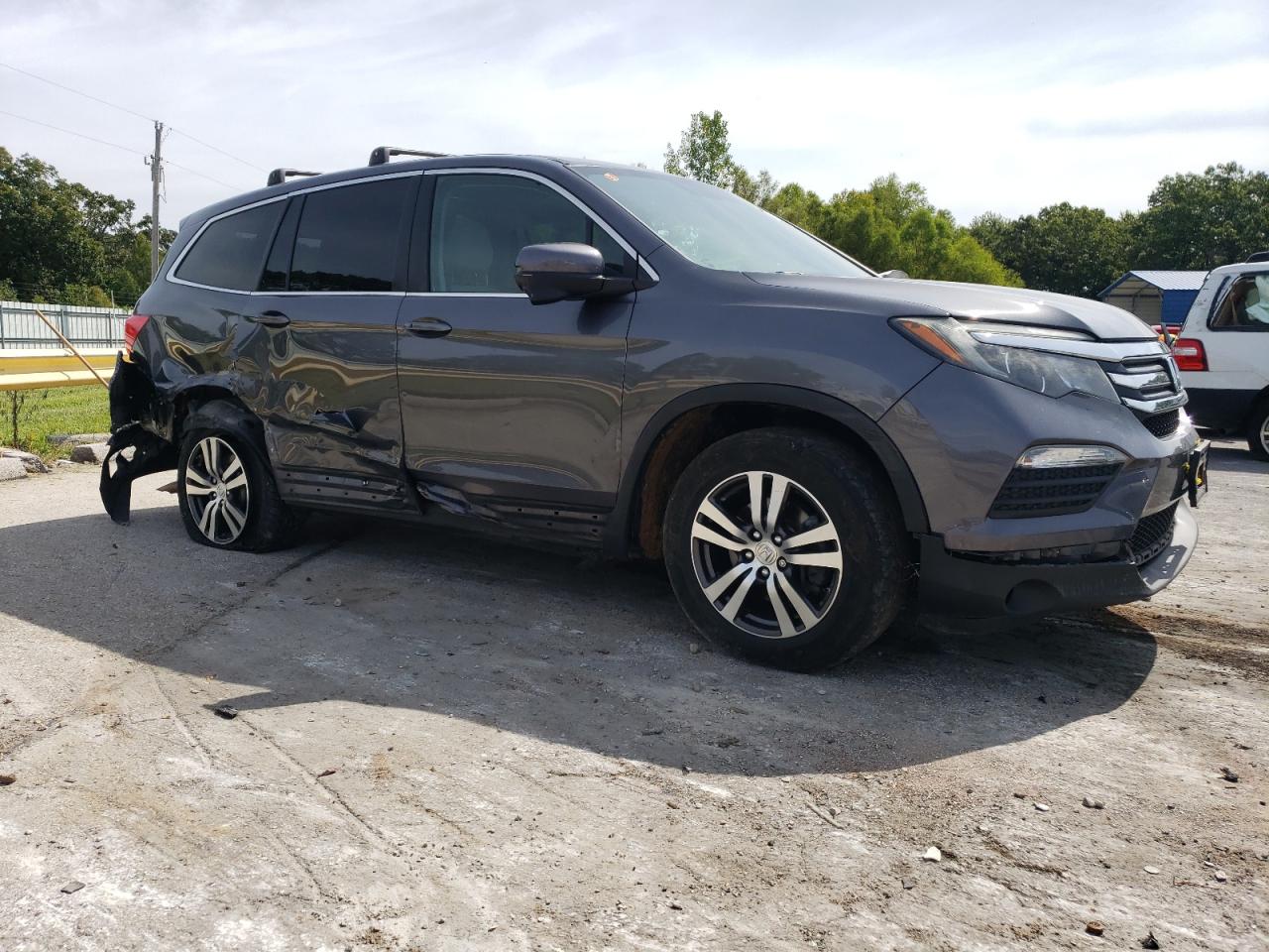 2016 Honda Pilot VIN 5FNYF6H37GB029882 Copart auction photo, side damage thumbnail 4