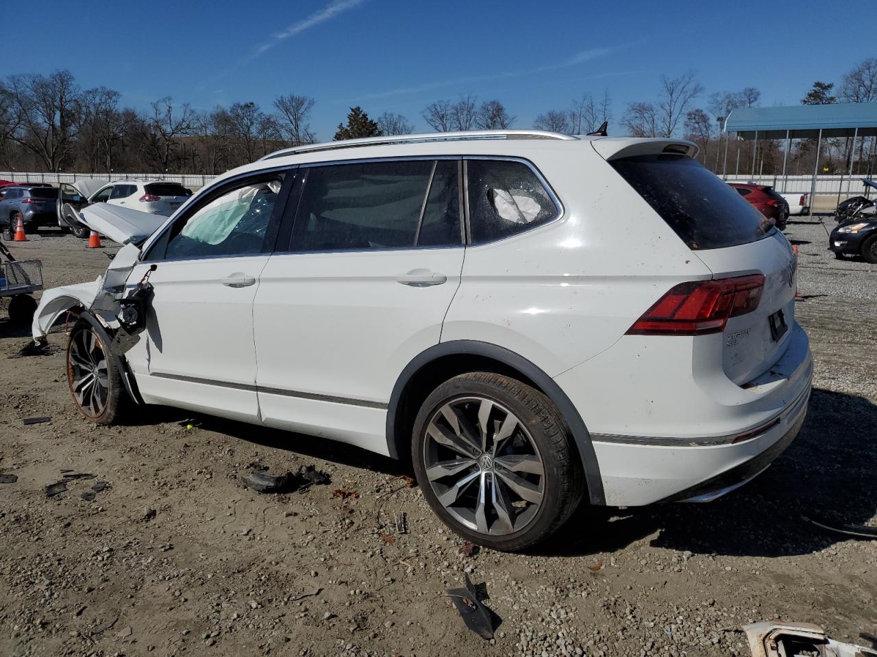 2020 Volkswagen Tiguan VIN 3VV4B7AX7LM178345 Copart auction photo, front end / burn damage thumbnail 2