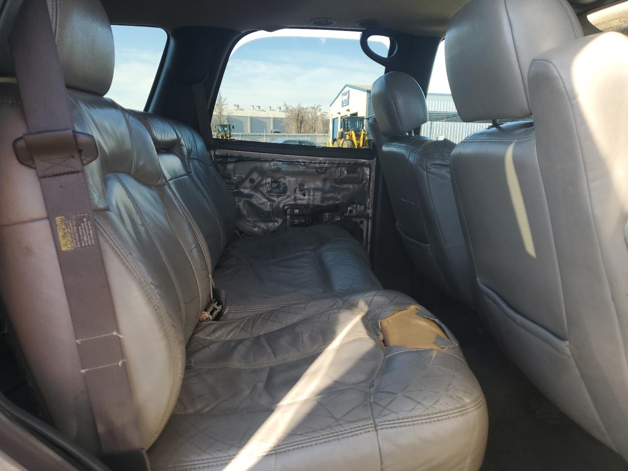 2001 Chevrolet Tahoe VIN 1GNEK13T01R141876 Copart auction photo, all over damage thumbnail 11
