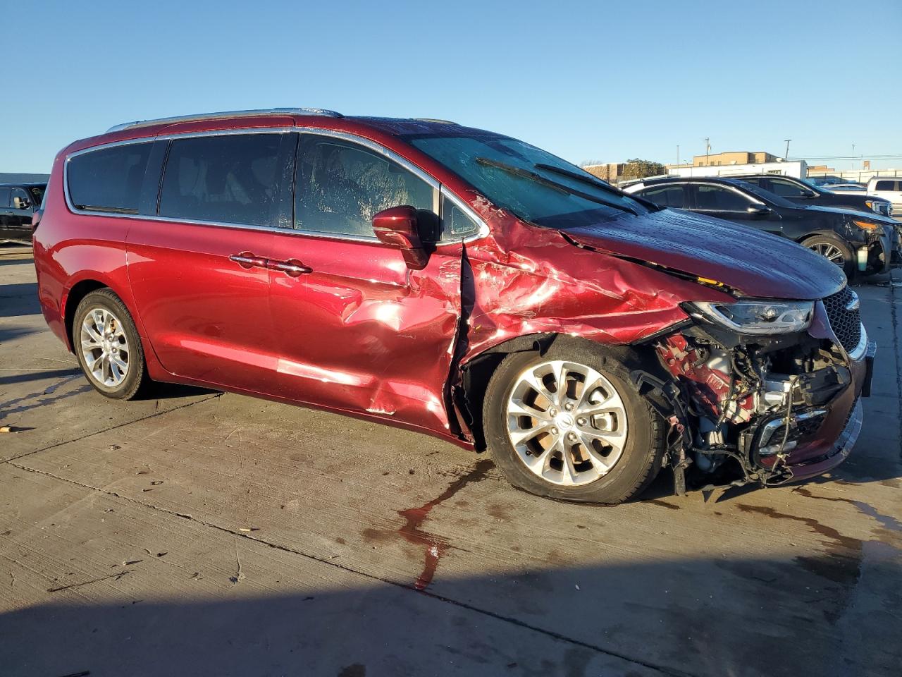 2021 Chrysler Pacifica VIN 2C4RC1BG0MR521195 Copart auction photo, front end / side damage thumbnail 4