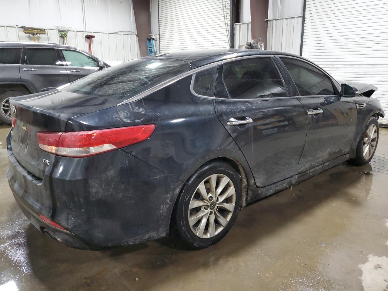 2016 KIA Optima VIN 5XXGU4L32GG045515 Copart auction photo, front end damage thumbnail 3