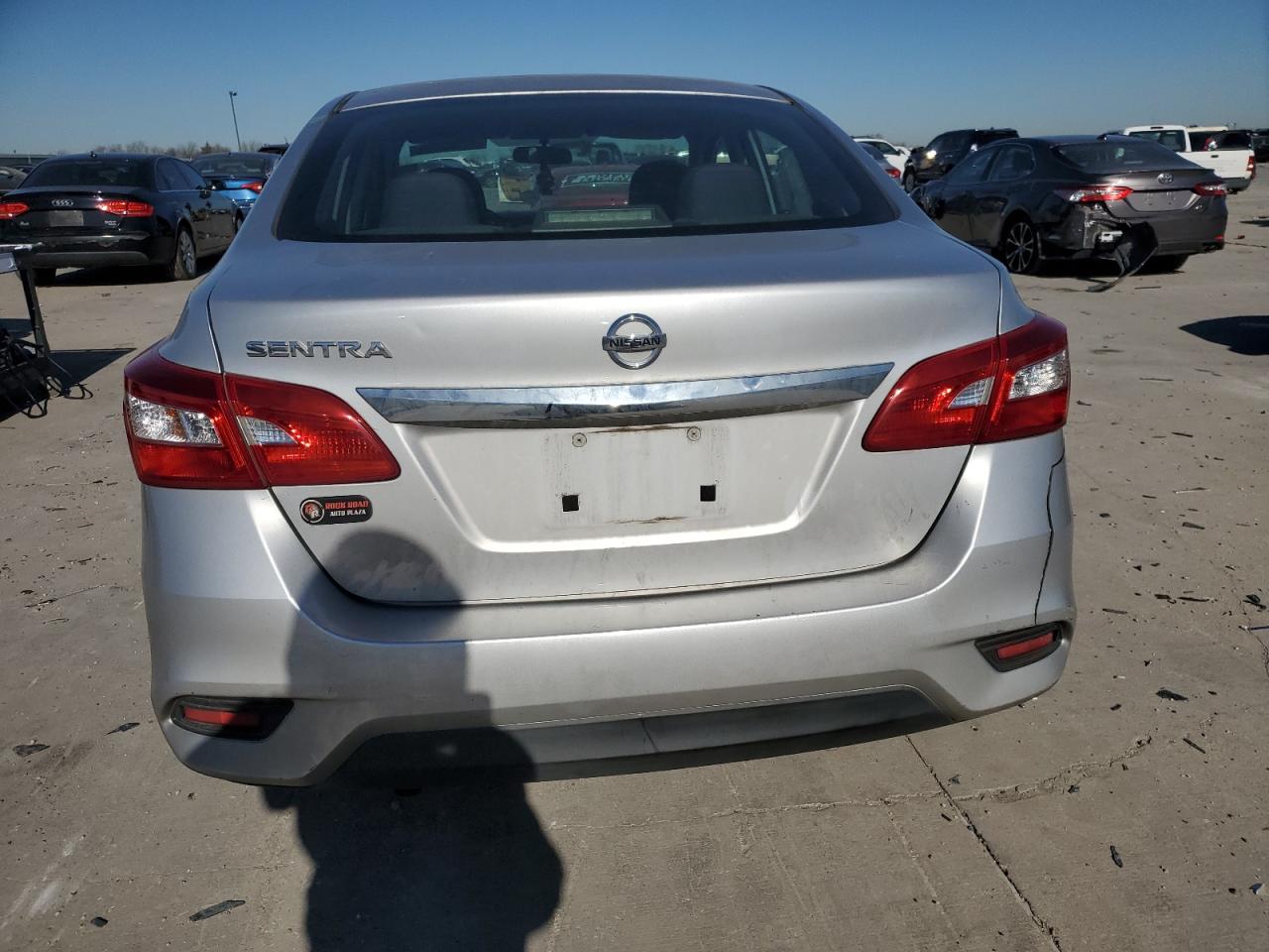 2016 Nissan Sentra VIN 3N1AB7AP4GY256289 Copart auction photo, front end damage thumbnail 6