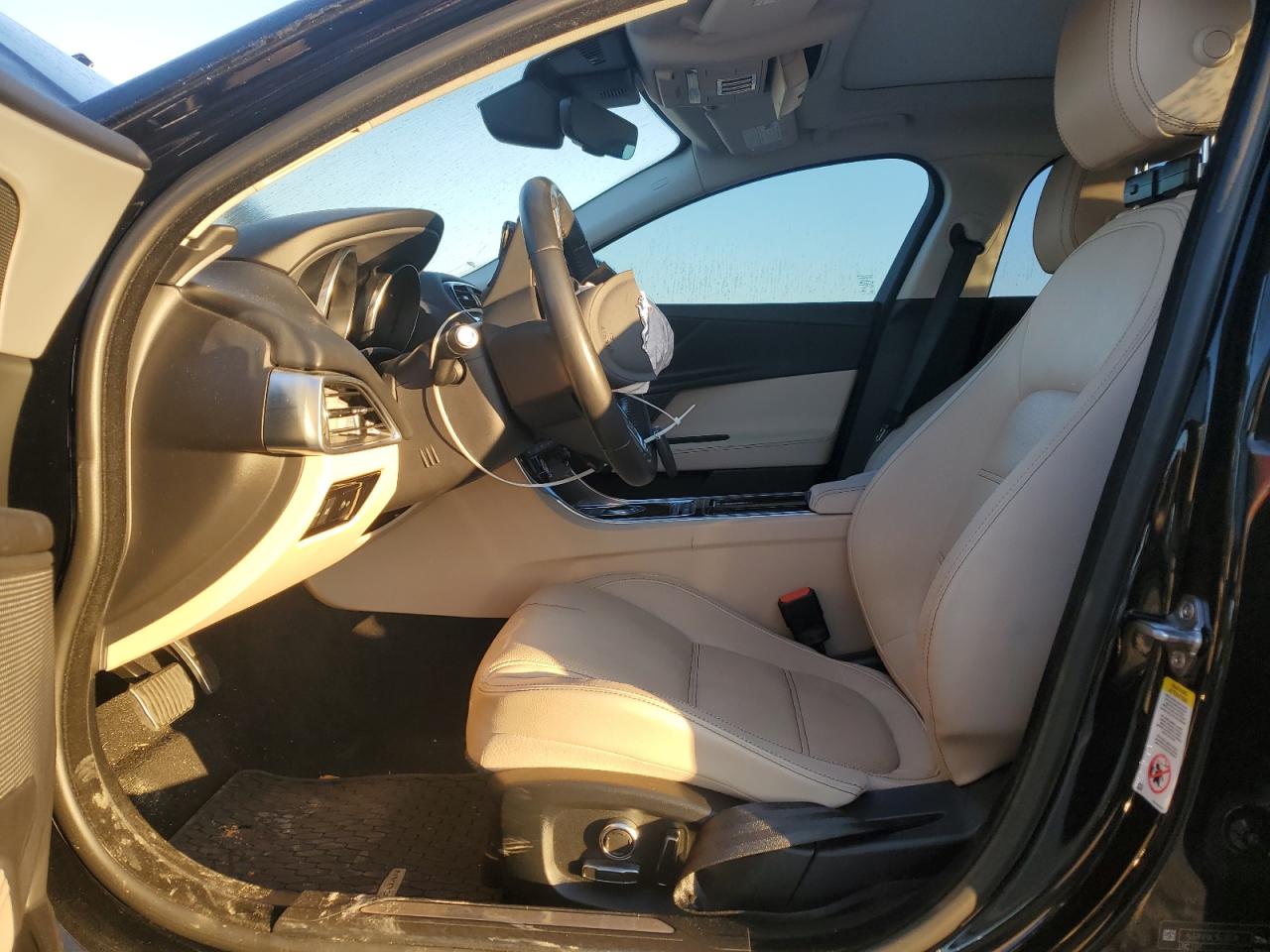 2019 Jaguar XE VIN SAJAE4FX7KCP49494 Copart auction photo, front end damage thumbnail 7