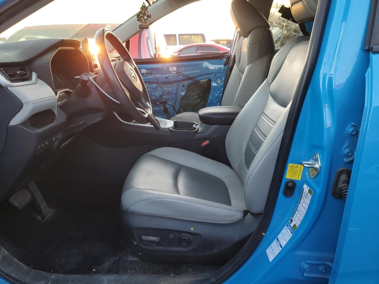 2020 Toyota RAV 4 VIN 2T3A1RFV1LC112364 Copart auction photo, all over damage thumbnail 7