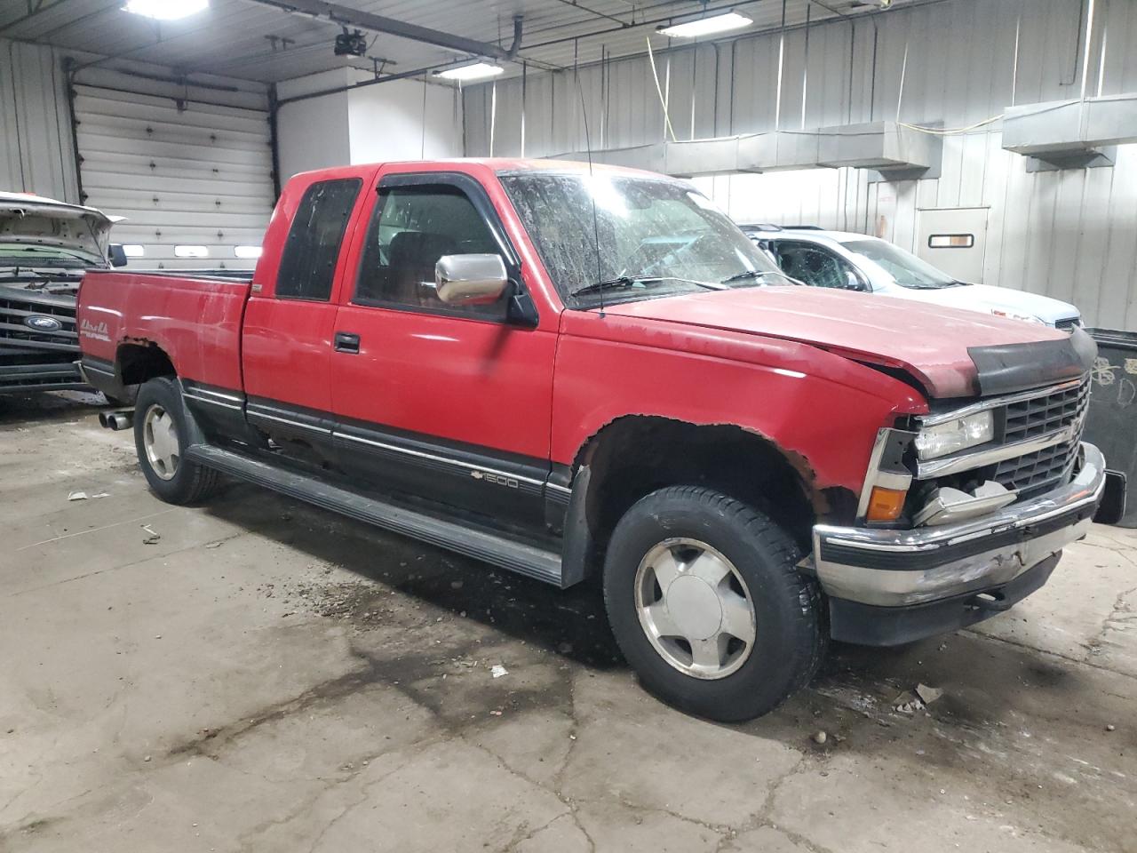 1993 Chevrolet GMT-400 VIN 2GCEK19K7P1234810 Copart auction photo, front end damage thumbnail 4