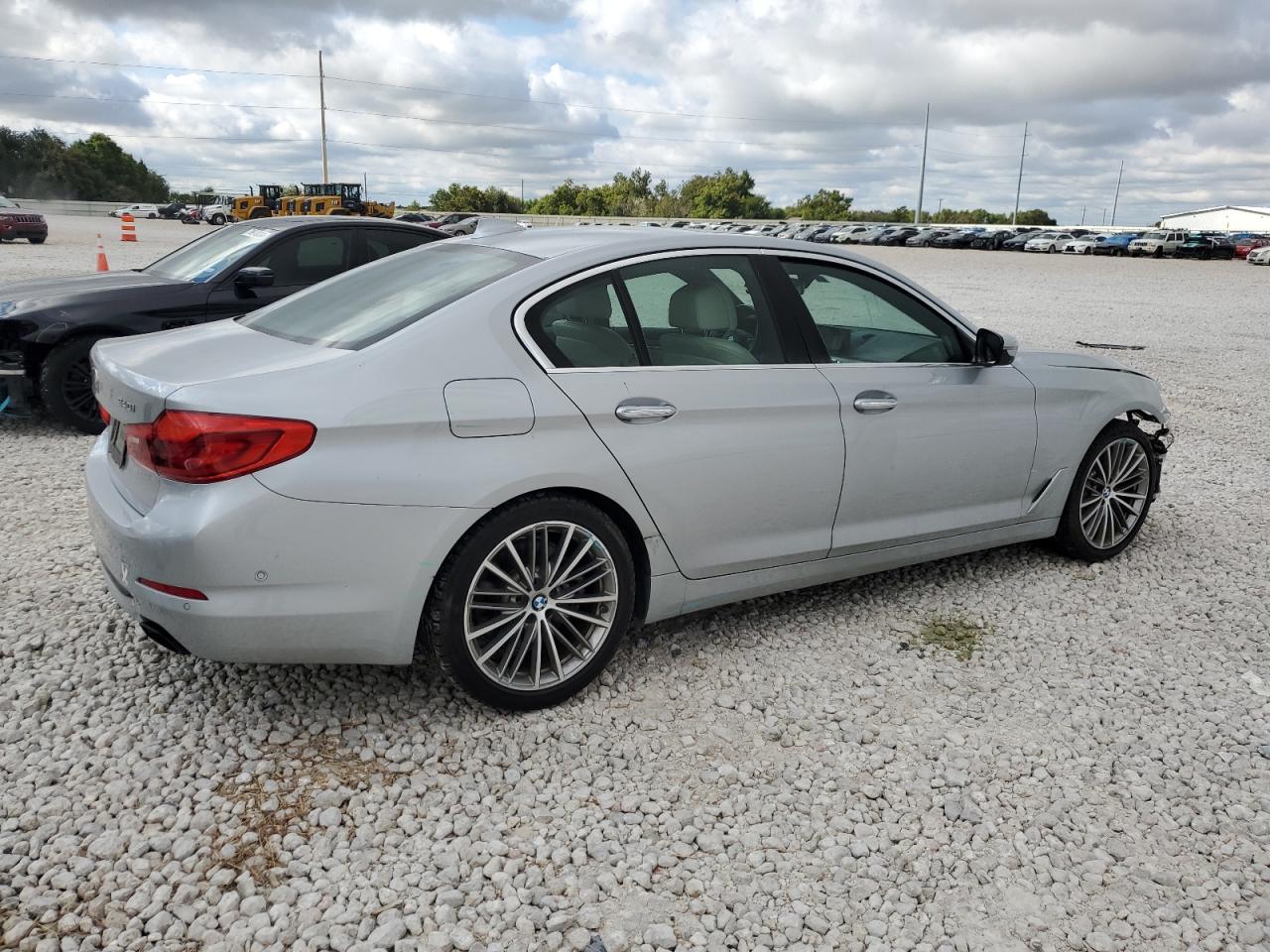 2017 BMW 5er VIN WBAJE5C37HG916568 Copart auction photo, front end damage thumbnail 3