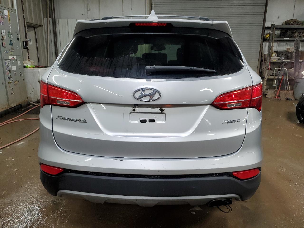 2016 Hyundai Santa Fe VIN 5XYZU3LB7GG324397 Copart auction photo, front end / minor dent/scratches damage thumbnail 6