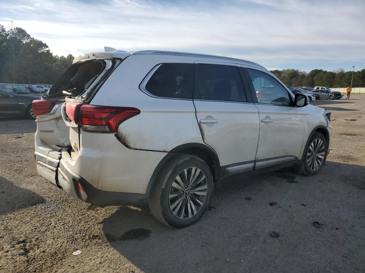 2020 Mitsubishi Outlander VIN JA4AZ3A39LZ019421 Copart auction photo, rear end / minor dent/scratches damage thumbnail 3