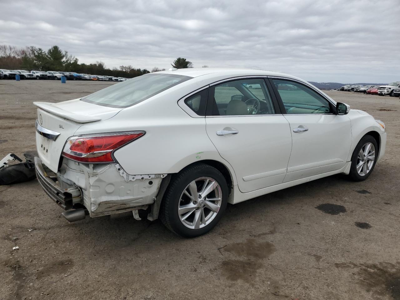 2015 Nissan Altima VIN 1N4AL3AP9FN906982 Copart auction photo, rear end damage thumbnail 3