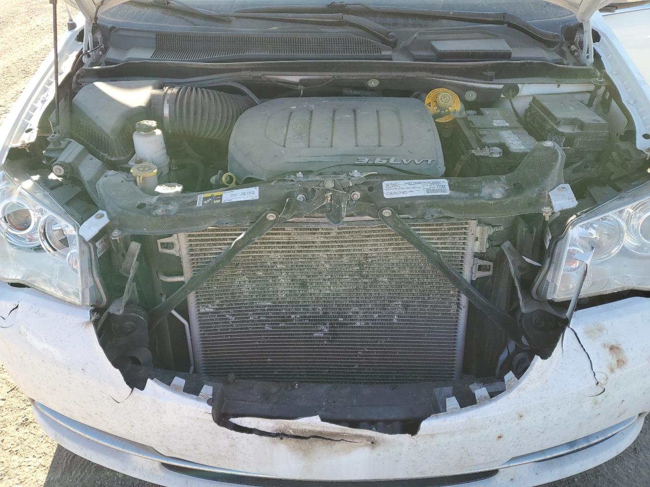 2015 Chrysler Town & Country VIN 2C4RC1GG6FR742540 Copart auction photo, front end damage thumbnail 13