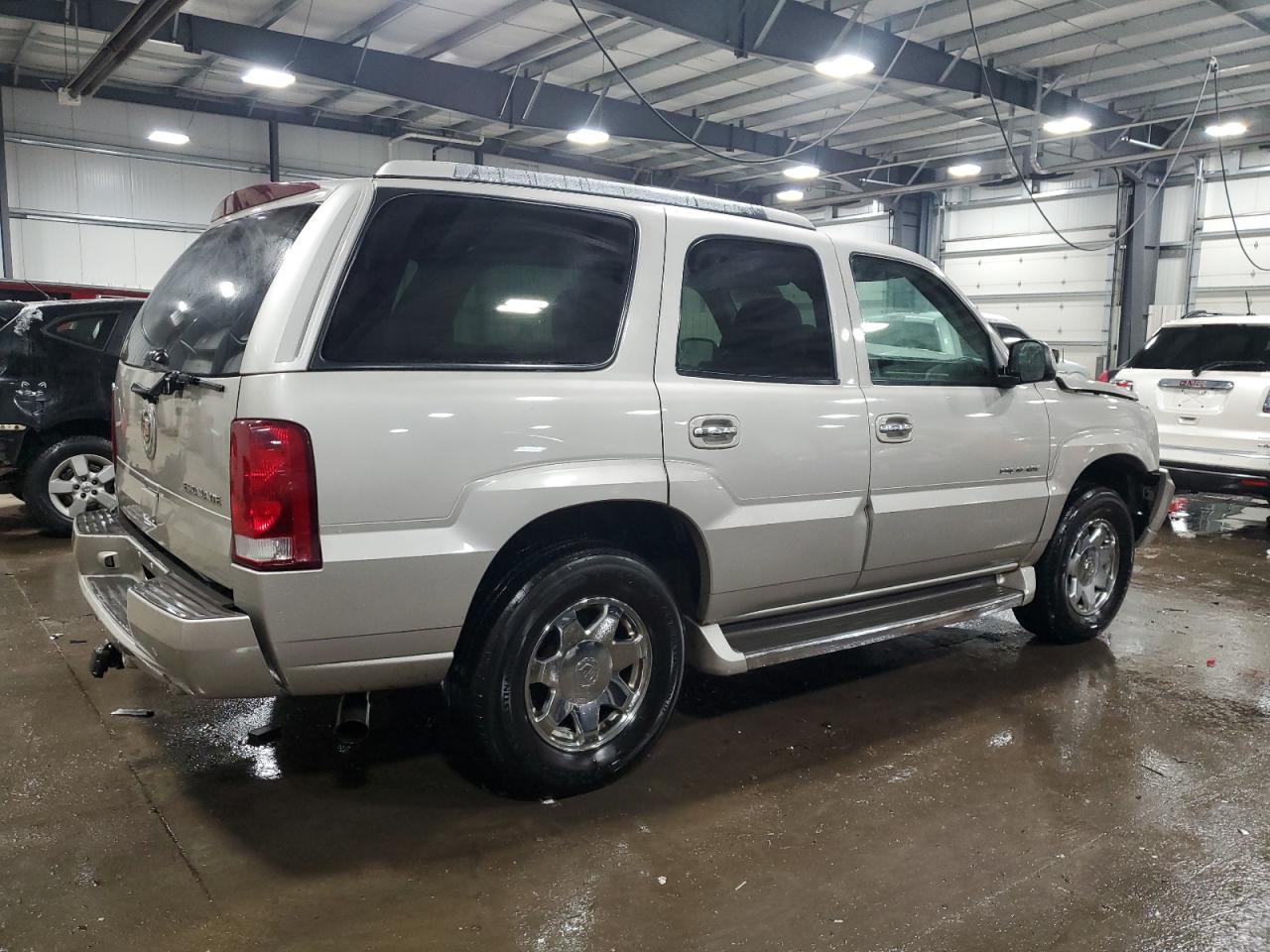 2005 Cadillac Escalade VIN 1GYEK63NX5R142170 Copart auction photo, front end damage thumbnail 3