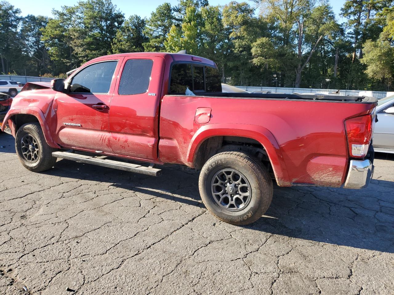 2017 Toyota Tacoma VIN 5TFSZ5AN8HX092726 Copart auction photo, front end damage thumbnail 2