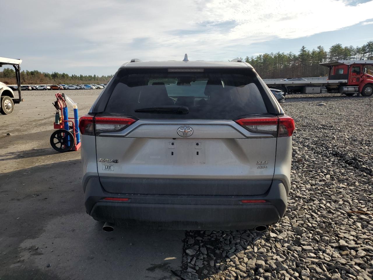 2019 Toyota RAV 4 VIN 2T3P1RFV4KW033925 Copart auction photo, front end damage thumbnail 6