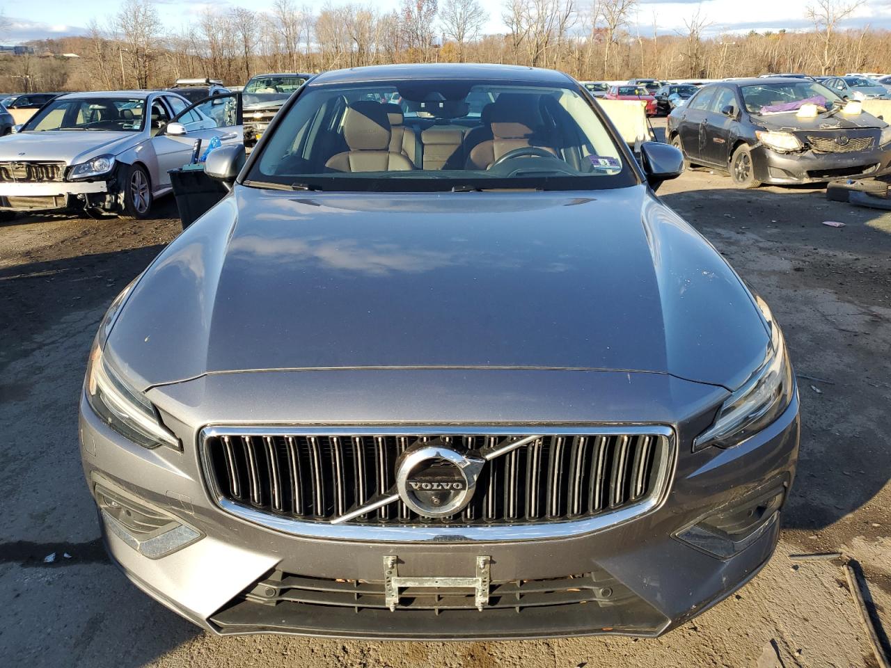 2019 Volvo S60 VIN 7JRA22TL0KG001810 Copart auction photo, rear end / minor dent/scratches damage thumbnail 5