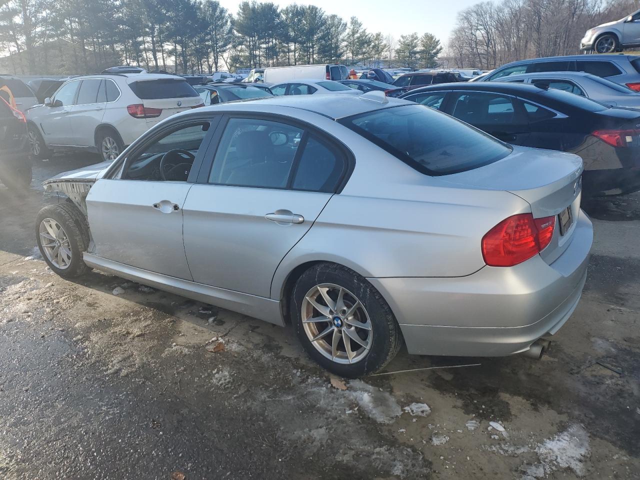 2010 BMW 3er VIN WBAPK5C57AA652572 Copart auction photo, front end damage thumbnail 2