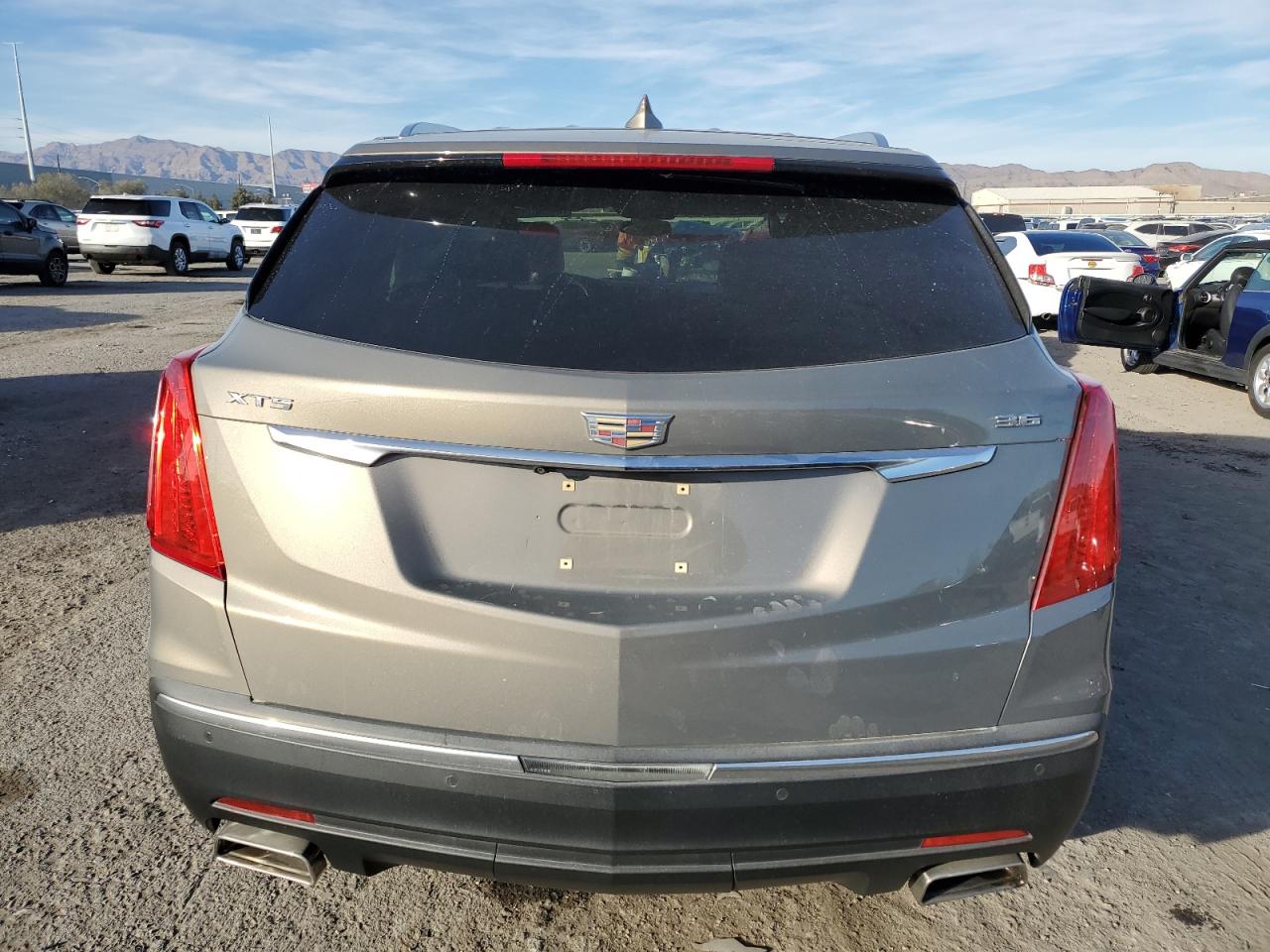 2018 Cadillac XT5 VIN 1GYKNARS1JZ116528 Copart auction photo, side damage thumbnail 6