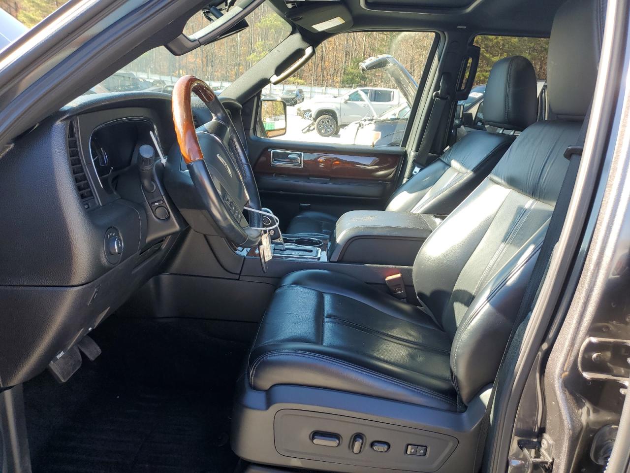 2017 Lincoln Navigator VIN 5LMJJ2HT3HEL13272 Copart auction photo, front end / rear end damage thumbnail 7