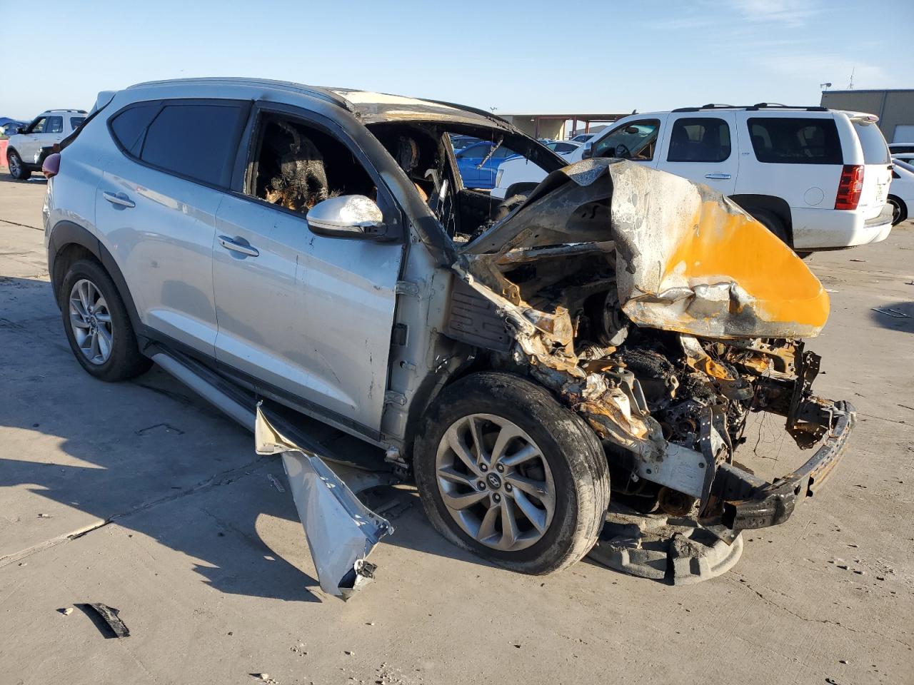 2018 Hyundai Tucson VIN KM8J3CA48JU622978 Copart auction photo, burn - engine damage thumbnail 4