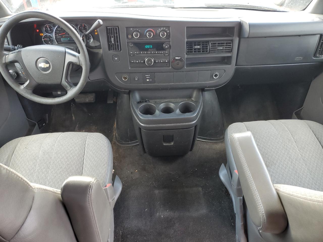 2009 Chevrolet Express VIN 1GAHG35K791182841 Copart auction photo, front end / minor dent/scratches damage thumbnail 8