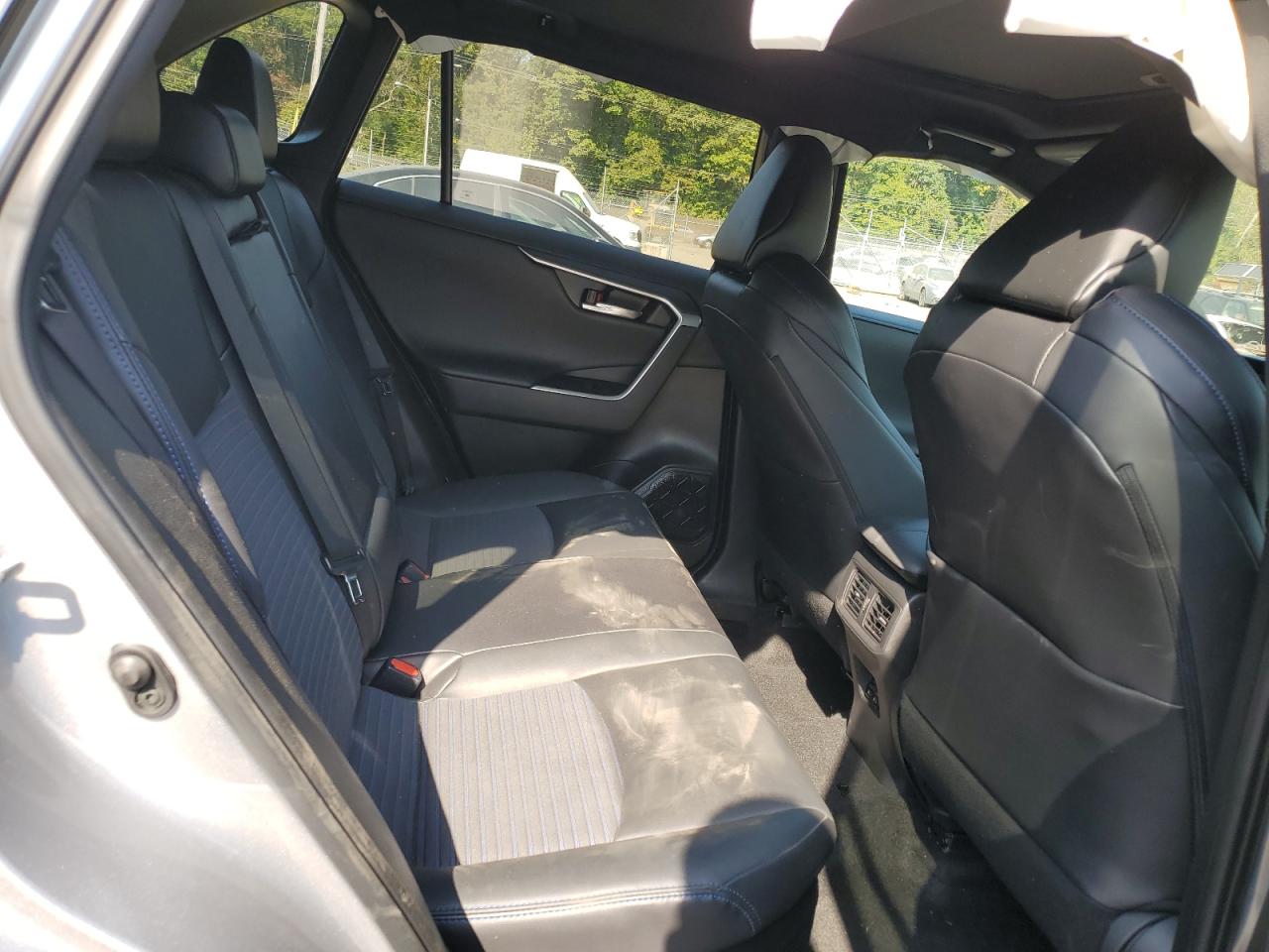 2022 Toyota RAV 4 VIN 4T3E6RFV5NU103235 Copart auction photo, front end / minor dent/scratches damage thumbnail 11