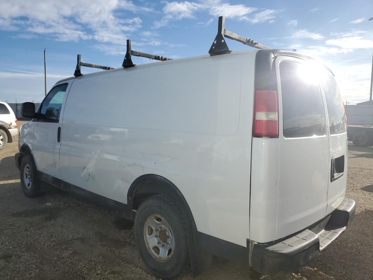 2008 Chevrolet Express VIN 1GCHG35K881227386 Copart auction photo, vandalism / side damage thumbnail 2