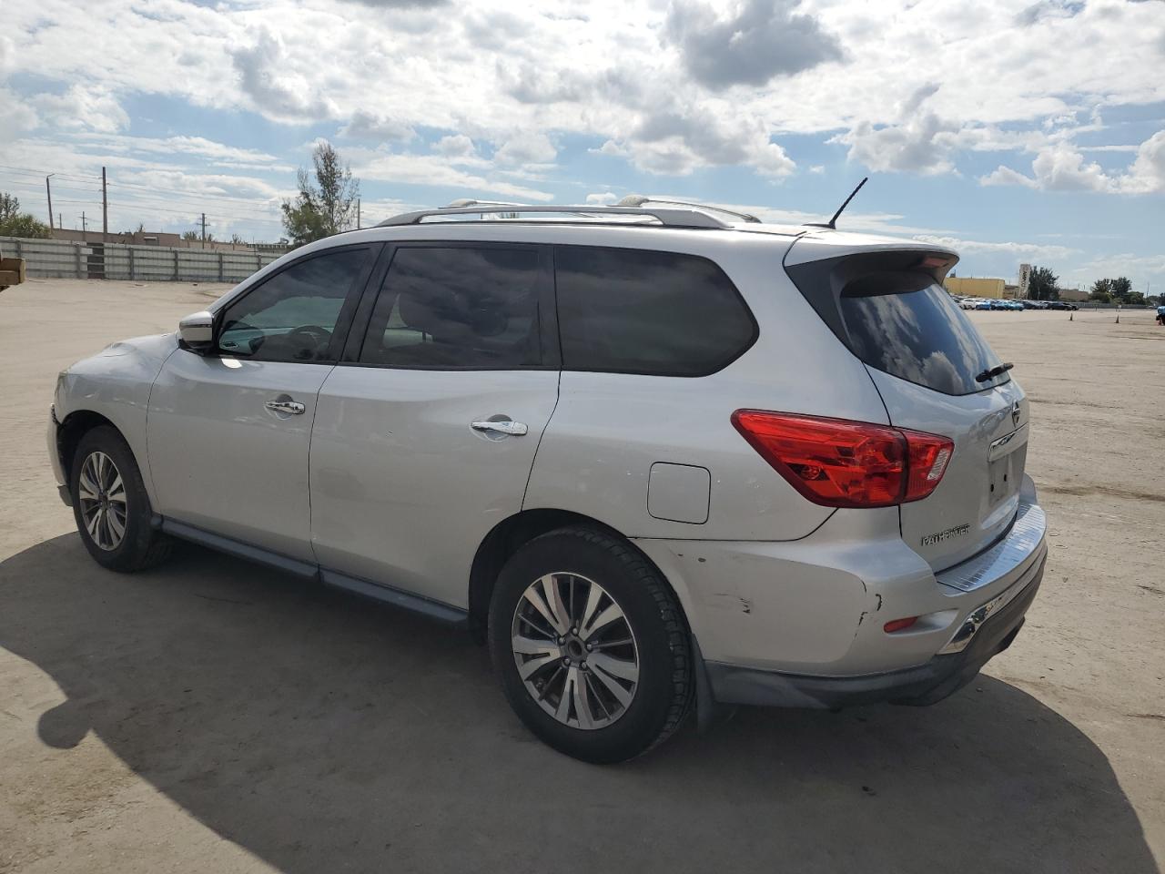 2017 Nissan Pathfinder VIN 5N1DR2MN6HC684227 Copart auction photo, front end damage thumbnail 2