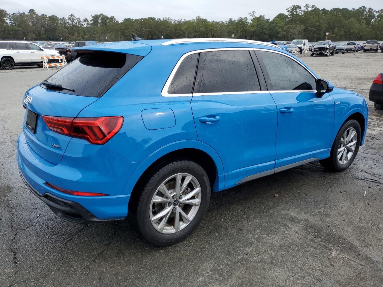 2021 Audi Q3 VIN WA1EECF34M1099104 Copart auction photo, front end / side damage thumbnail 3