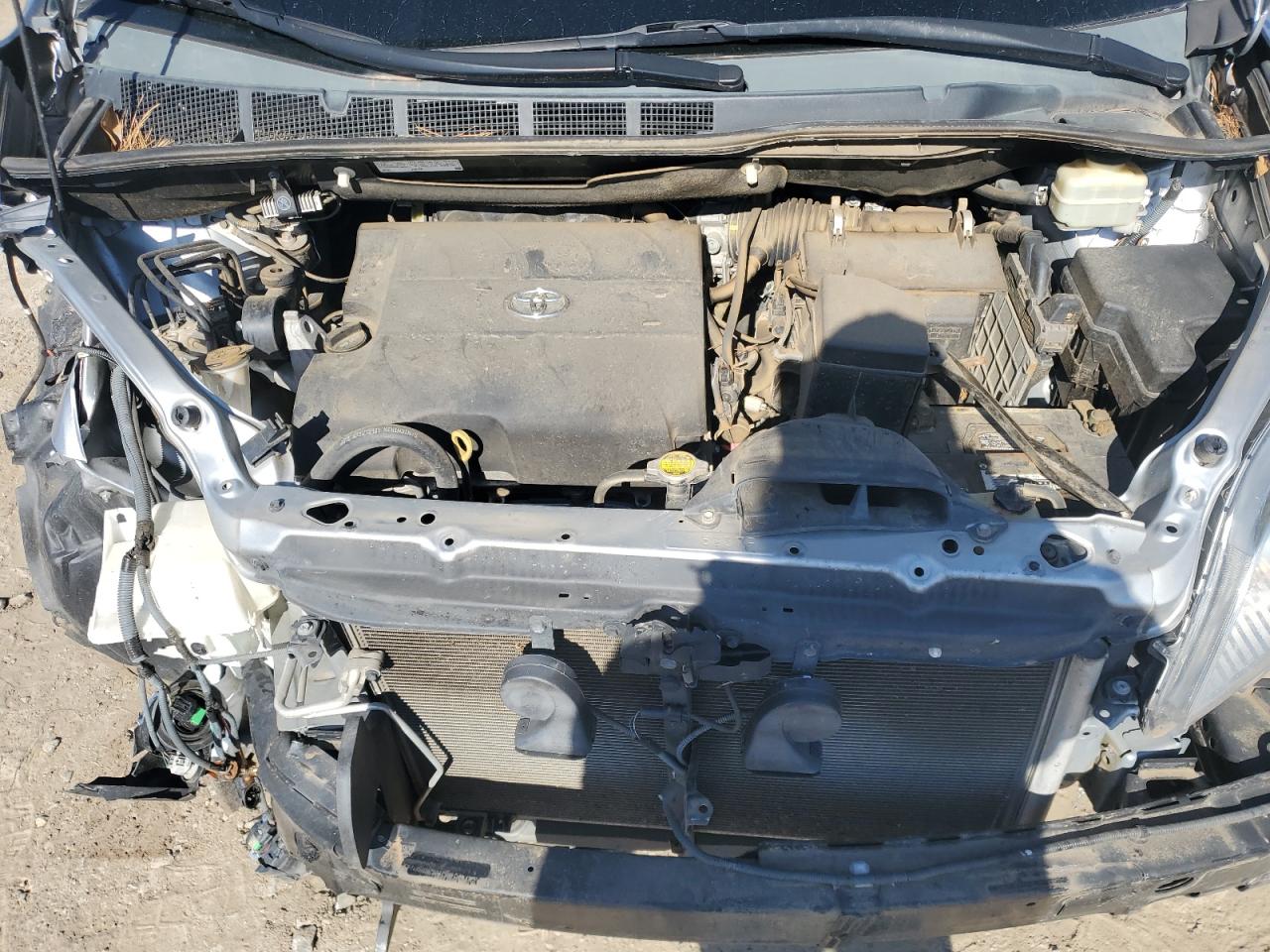 2015 Toyota Sienna VIN 5TDYK3DC5FS626748 Copart auction photo, front end / all over damage thumbnail 13