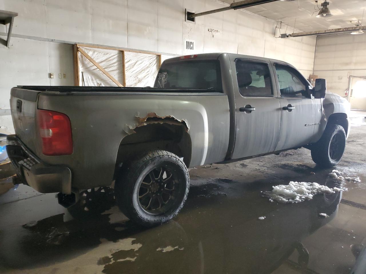 2007 Chevrolet Silverado VIN 1GCHK23687F502335 Copart auction photo, side damage thumbnail 3