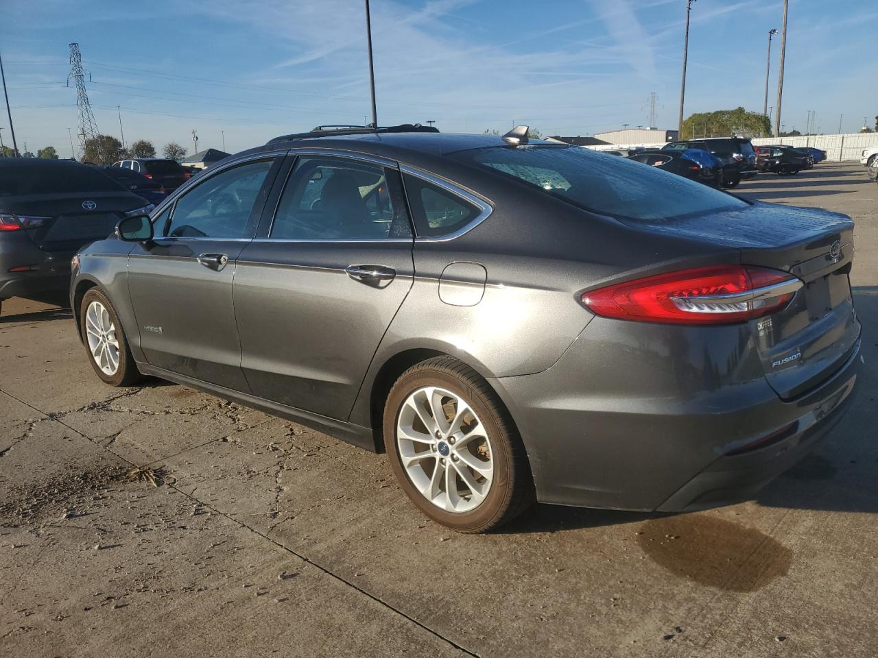 2019 Ford Fusion VIN 3FA6P0MU1KR235504 Copart auction photo, hail / minor dent/scratches damage thumbnail 2