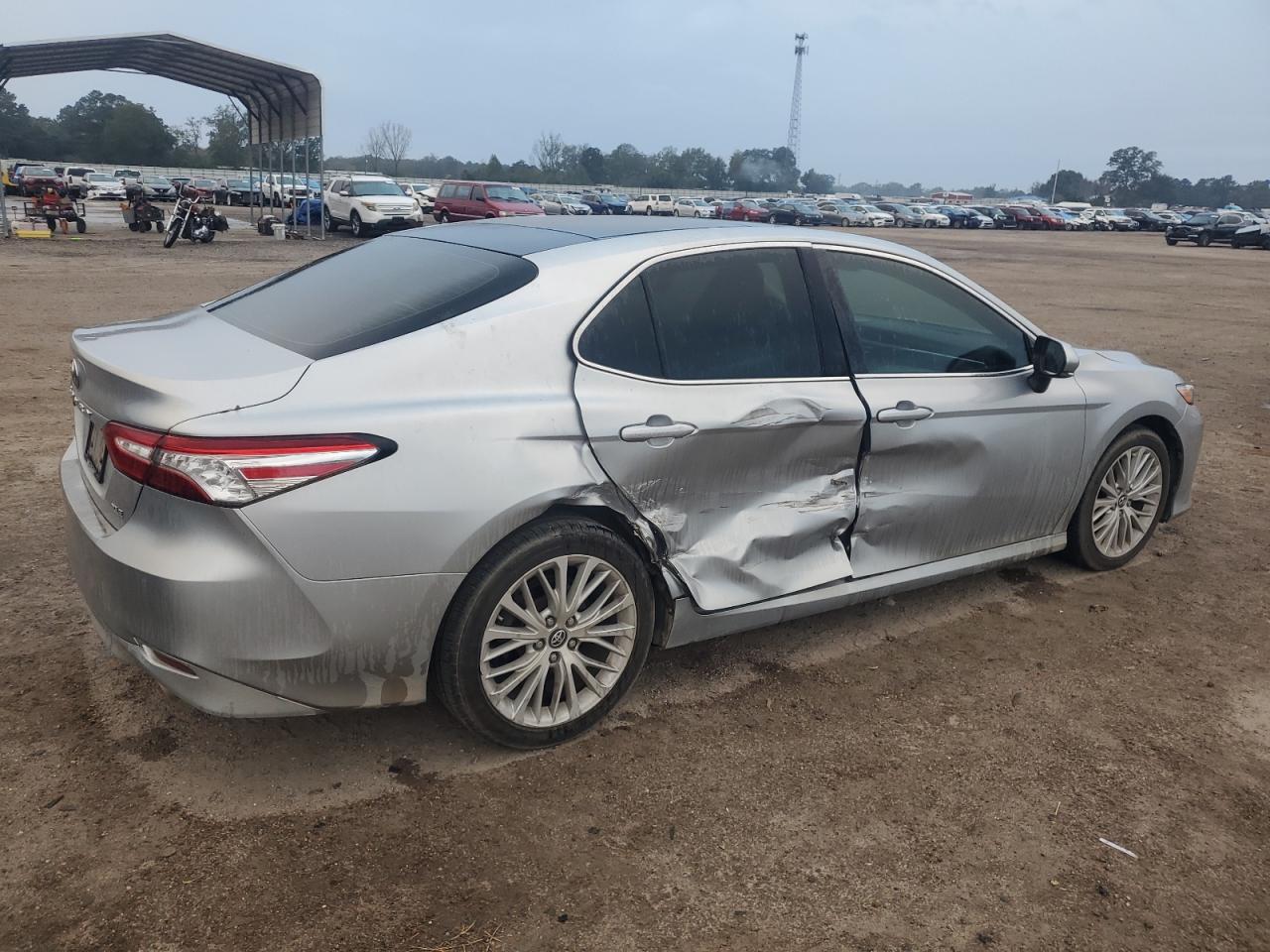 2018 Toyota Camry VIN 4T1B11HKXJU090569 Copart auction photo, side damage thumbnail 3