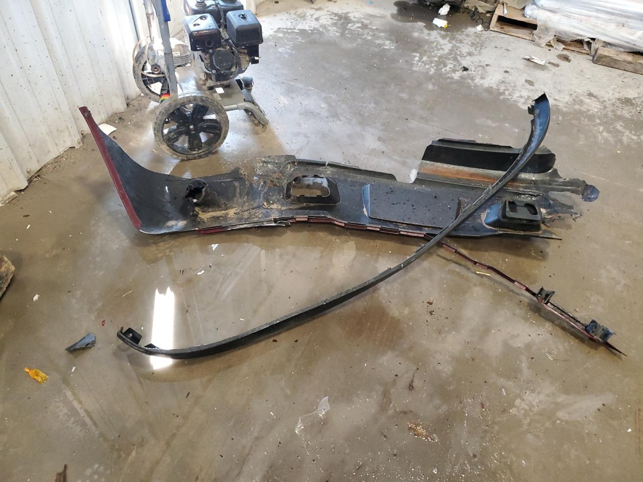 2008 Chevrolet Suburban VIN 3GNFK16358G166637 Copart auction photo, front end damage thumbnail 13